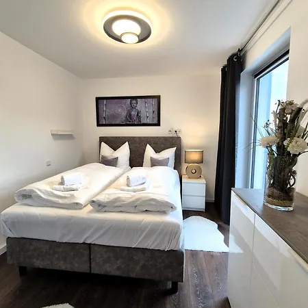 21128 Apartment *